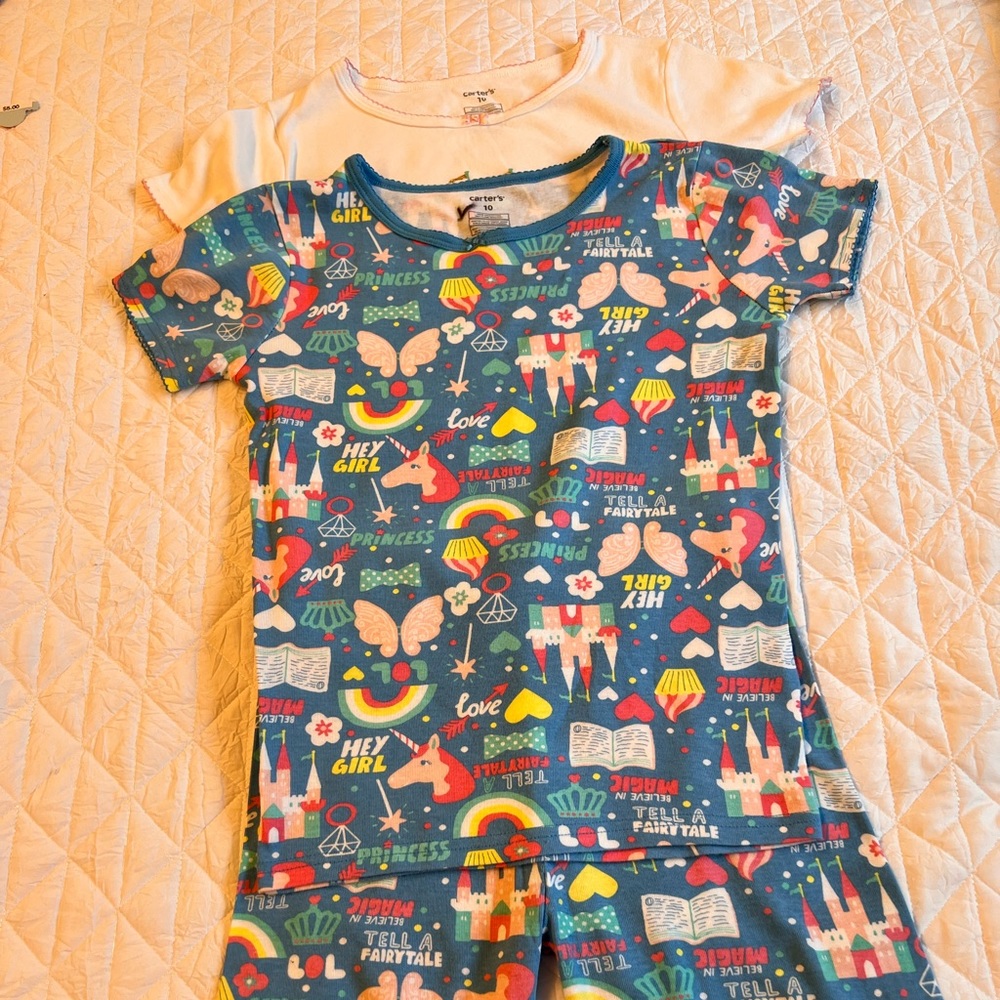 Carter’s girls 3 piece white, and blue print pajama set. 100% cotton. Size 10